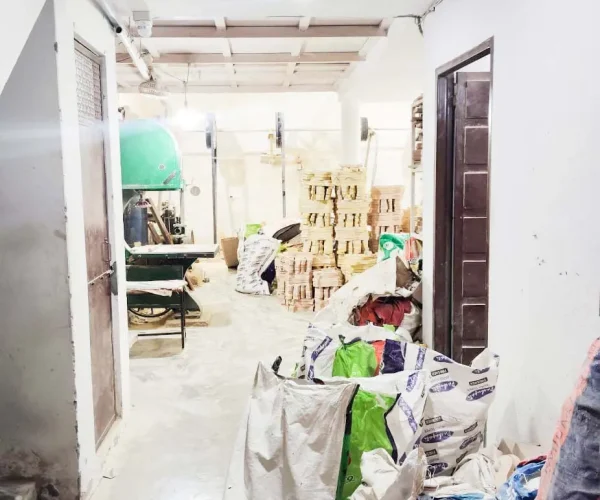 wooden handicrafts manufacturing factory for dress form stands and display products and all types of handicraft products