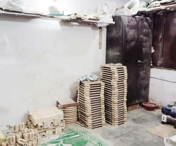 wooden handicrafts display products manufacturing factory such as wooden dress form stand, torso stands and mannequin products